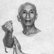 Yip Man wing tsun kung fu nagymester fekete fehér portréja